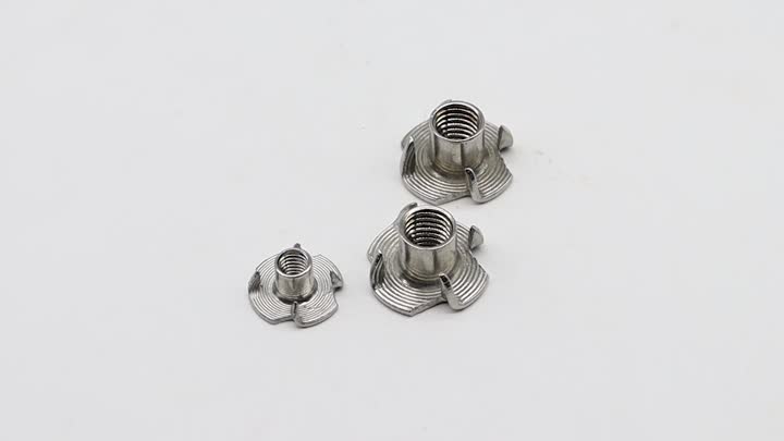 DIN 1624 Four-jaw Nut