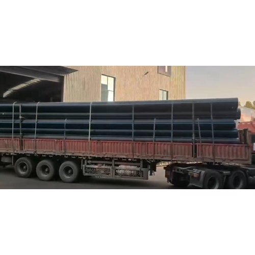 Entrega e descarga bem-sucedidas de tubos de plástico