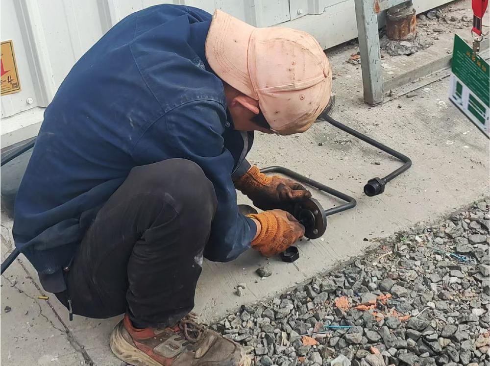 thermal oil worker