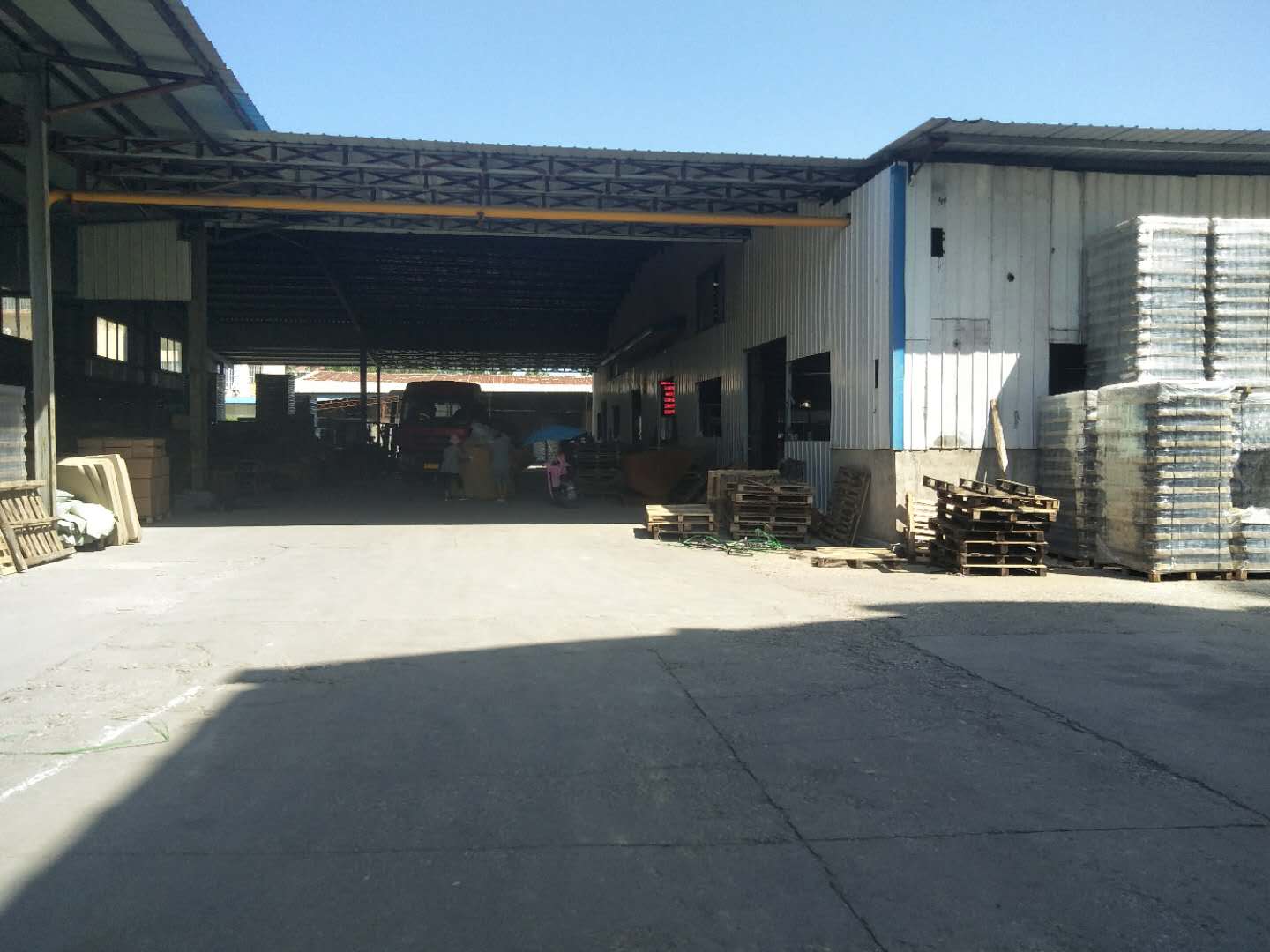 Xuzhou Dingshun Glass Products Co., Ltd.