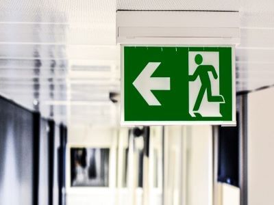 Komplette Anleitung zur Notbeleuchtung in kommerziellen Gebäuden