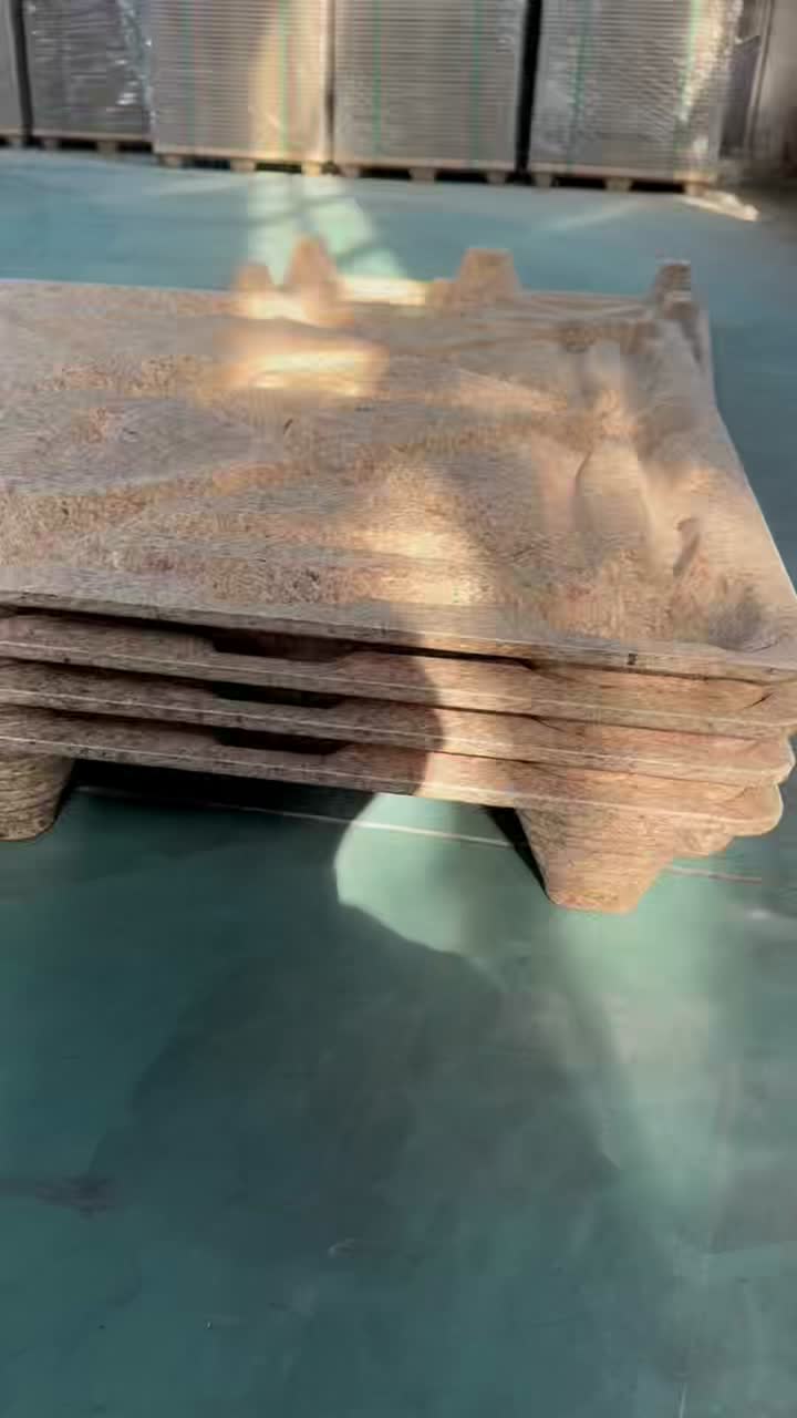 Vienos pusės suformuotas padėklas su devyniomis kojomis