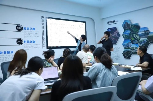 Обмен знаниями: Youming Group проводит дискуссии по технологиям кабельного лотка.