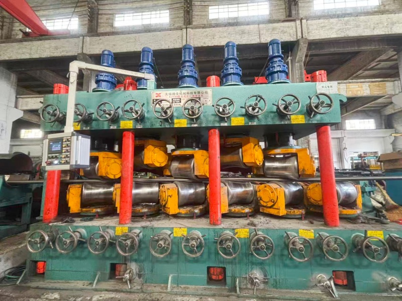 180-type multi-roll straightening machine