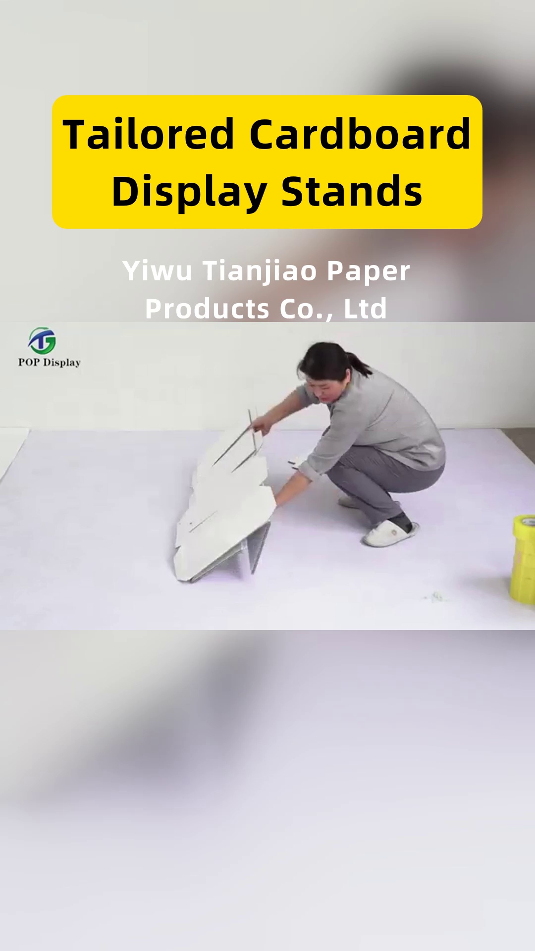 Accesorios de visualización integrados compatibles con señalización para una entrega clara de información del producto