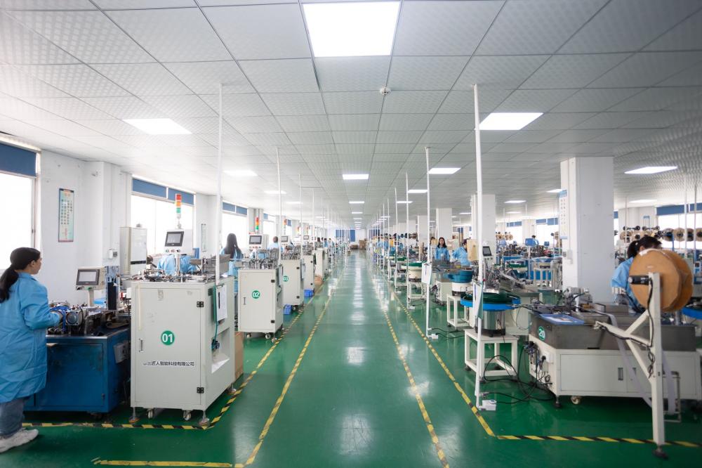 Needle arranging automatic machine workshop