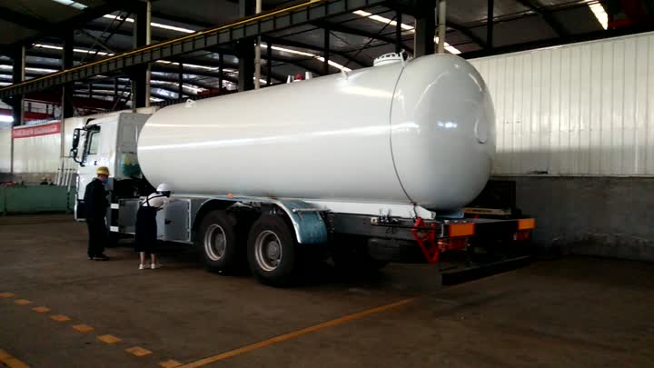 Camión cisterna de llenado de GLP de 25000 litros.mp4