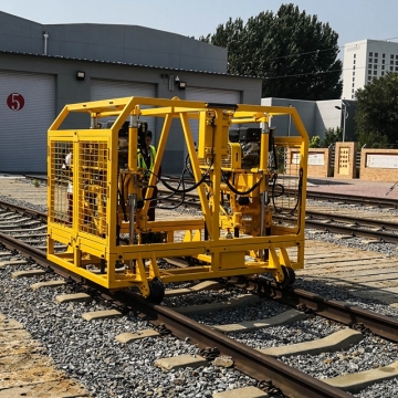 Automatic rail tamping machine