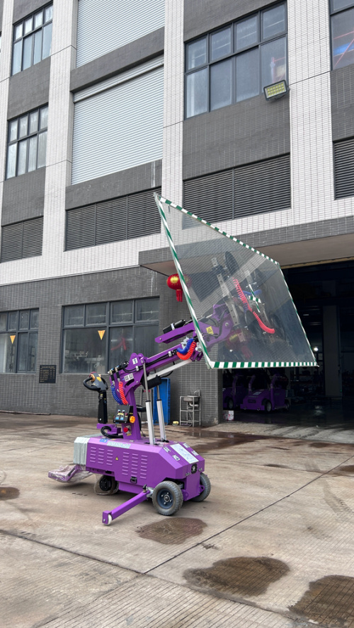 Glasinstallatie met de compacte WSR-400mini: lift-vriendelijk en op afstand bestuurd
