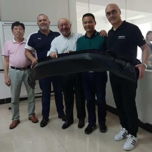 Pelanggan melawat Guangdong Chong Wei Technology Co., Ltd.