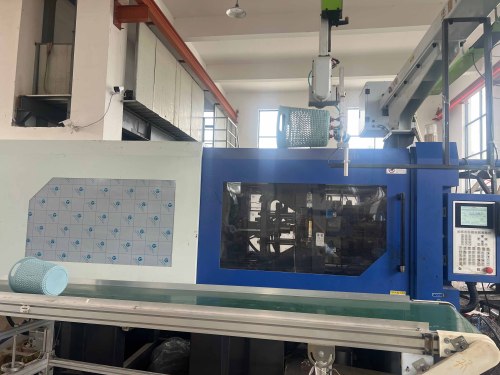 توفر شركة Linhai Jincheng Plastic Crafts مستلزمات يومية منزلية عالية الجودة مع حلول مشابك بلاستيكية وخشبية متنوعة