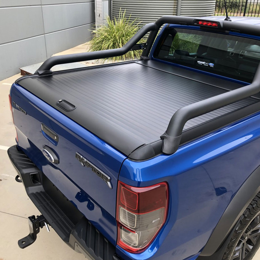 Custom fit retractable tonneau cover