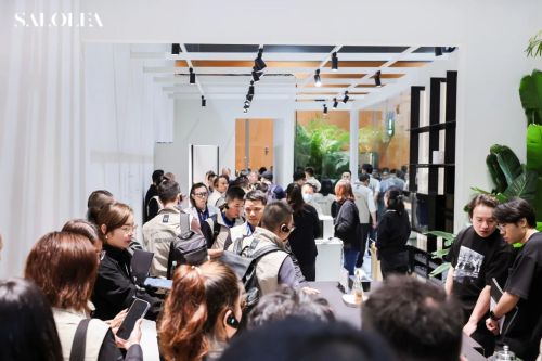 O que exatamente a SALOLEA fez de certo para atrair multidões na fila para fazer check-in na Guangzhou Design Week?