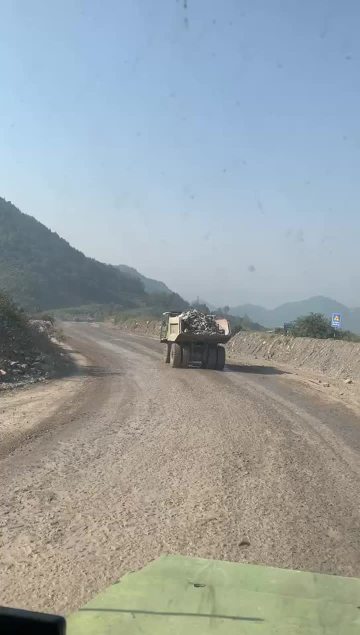 4. The mine cart is transported according to the instructions of the ore matching radar