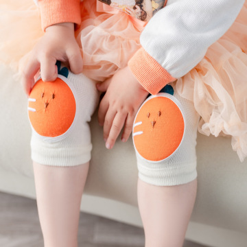 Baby crawling knee pads