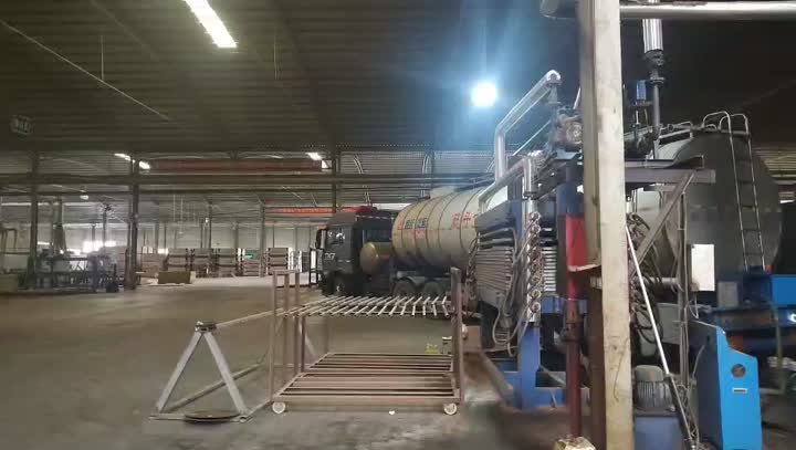 Uleiul de transfer termic este turnat în cazan