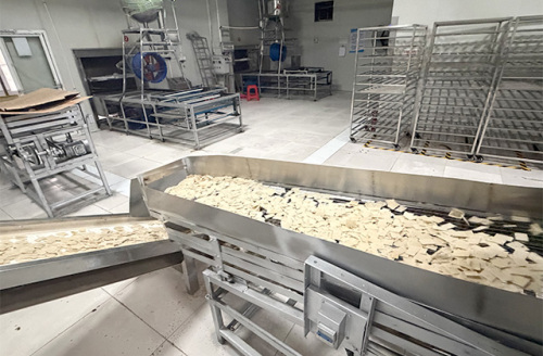 شركة Anhui Yueshang Food Co., Ltd. تضع معايير الصناعة في تصنيع مفرقعات رقائق الأرز مع عقدين من التميز في تصنيع المعدات الأصلية