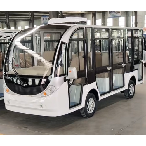 Nuestro auto de turismo eléctrico de 14 pasajeros está trabajando en el área escénica de Forest Park.