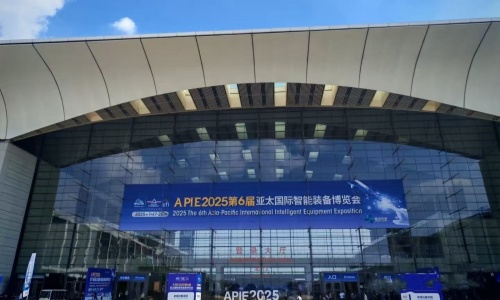 Jiangsu Liangiang Shelf Technology Co., Ltd. showcased its patented technology at the Qingdao Intelligent Equipment Exhibition.
