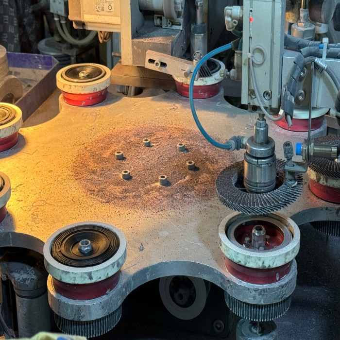 Disco de colgajo abrasivo curvo de cerámica para pulir ángulo