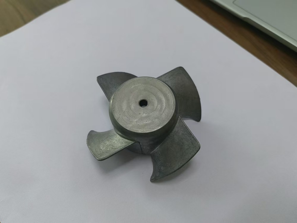 Aluminum alloy die-casting fan blade