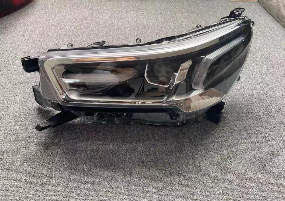 Head Lamp Toyota Hilux