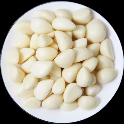 Fresh White Garlic Bulbs for Culinary Use
