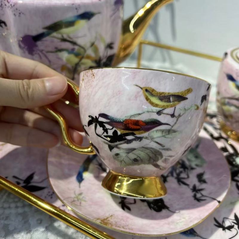 Delicate Sakura-Inspired Luxury Dinnerware