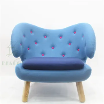 Living Room Finn Juhl Pelican chair
