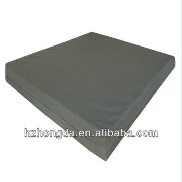 Water resistant cover memory dog bed