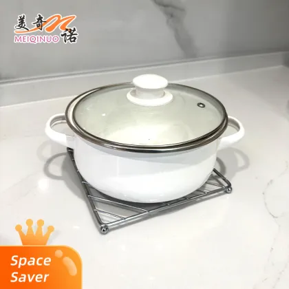 Square insulated pot mat