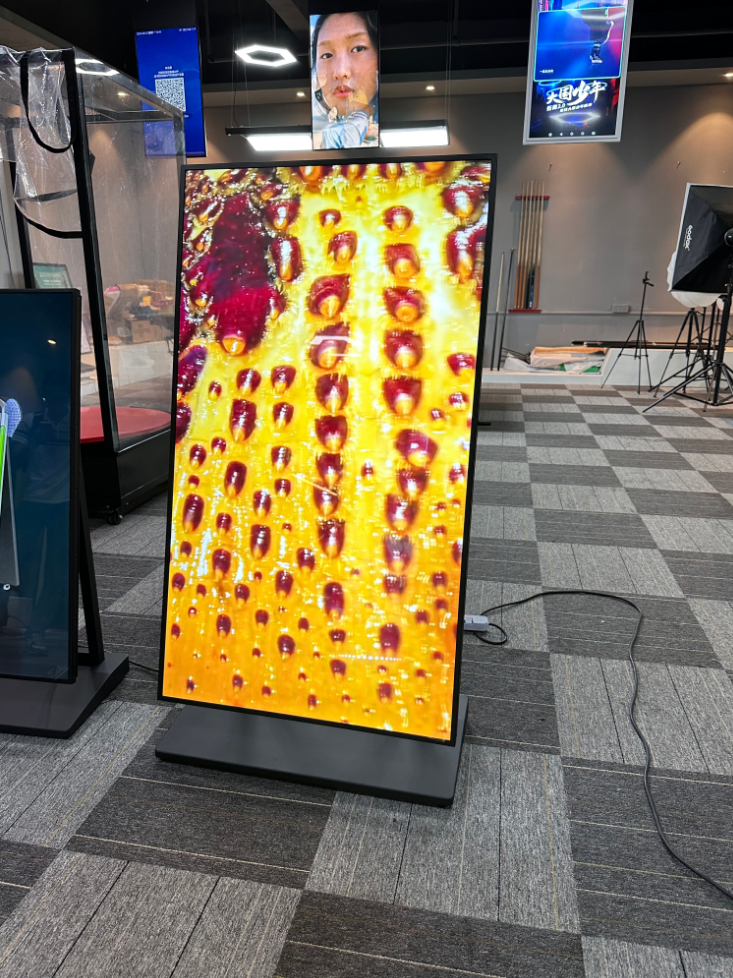 Digital Signage Ekranının Ayarlanabilir Açı Detayı