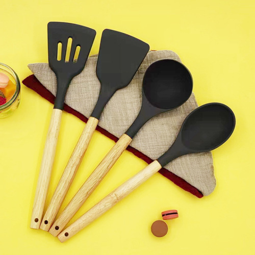 Wooden handle silicone spatula set