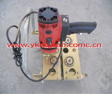 Roof panel electric seaming machine