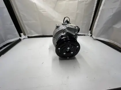 Mitsubishi Lancer Car Air Conditioning Compressor AKS200A413C 2.0L