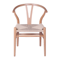 A réplica da cadeira Y da cadeira de madeira Wishbone