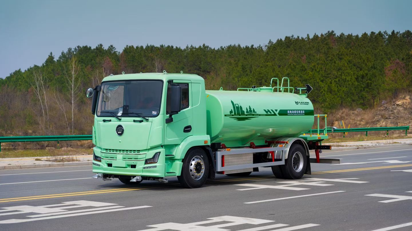 All-electric greenery maintenance sprayer truck