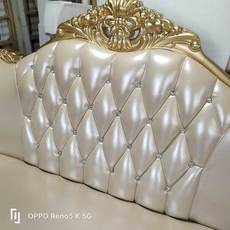 Luxury European-Style Sofa with Classic Design