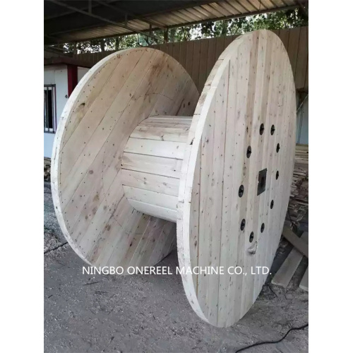De grandes bobines en bois exportées dans le monde