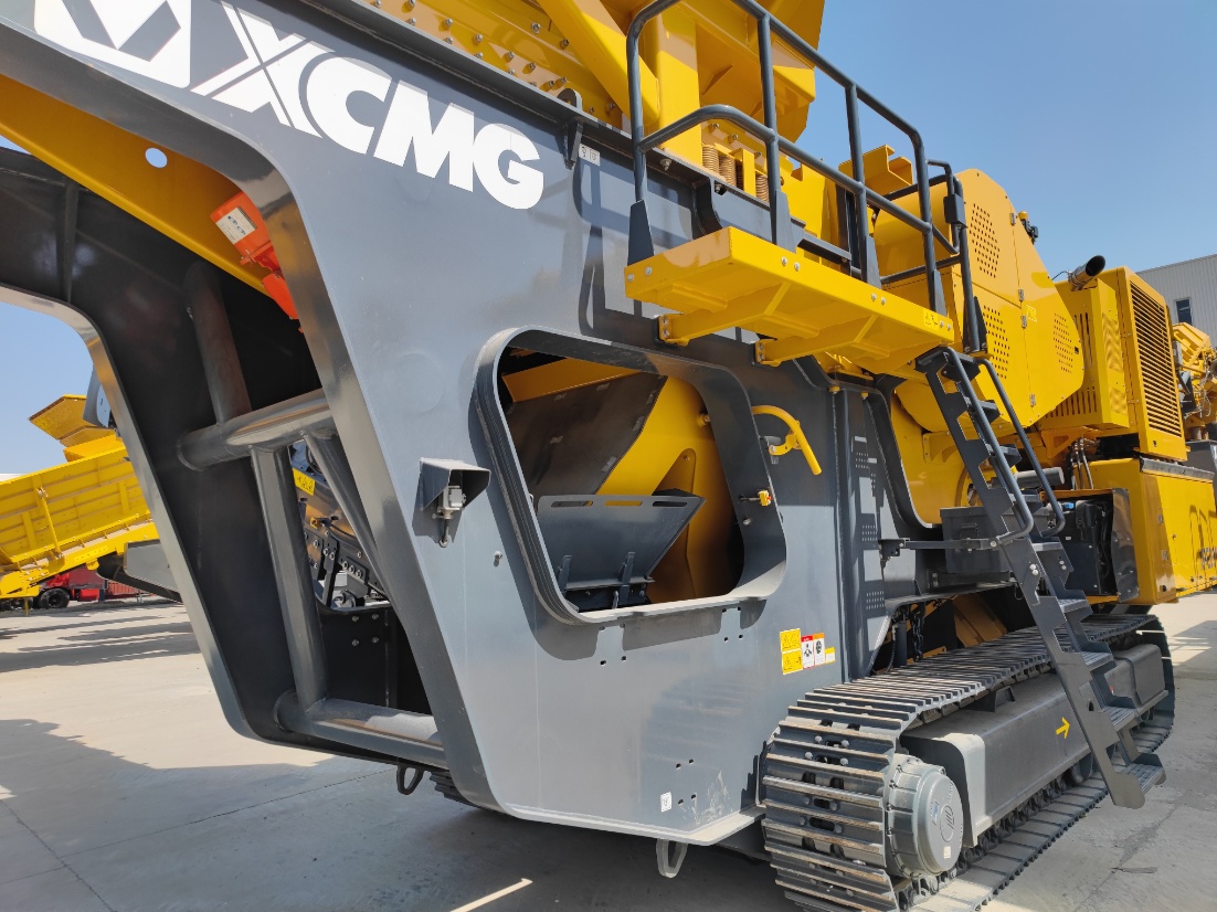 XCMG XPE0912 Mobile Crushing Screening Station