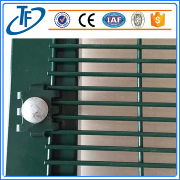 Top anti climb welded wire mesh security fence
