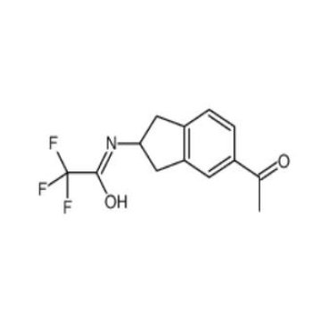 アセトアミド、N-（5-アセチル-2,3-ジヒドロ-1H-インデン-2-イル）-2,2,2-トリフルオロ -  CAS 601487-87-0