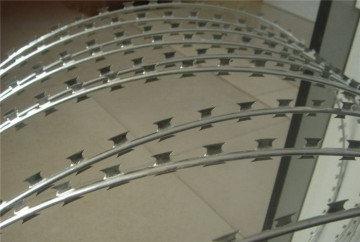 Single Twisted Iron Razor Barbed Wire