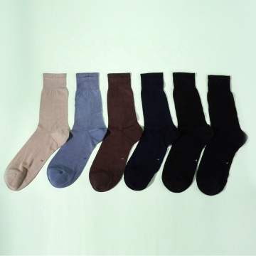 Comfortable eco friendly knitted high quality solid color mercerized cotton business packaging socks for men