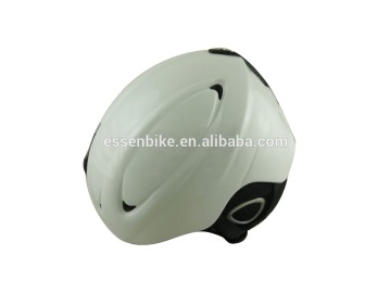 Skiing helmet, snow sports helmet with detachable ear pads and soft and comfortable chin pad