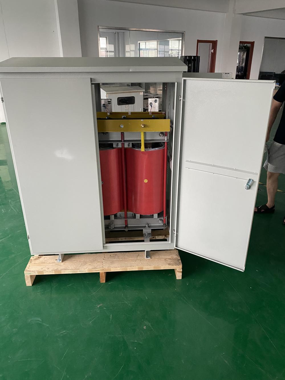 Steigen Sie den Transformator 220 V bis 380 V 3 Phase