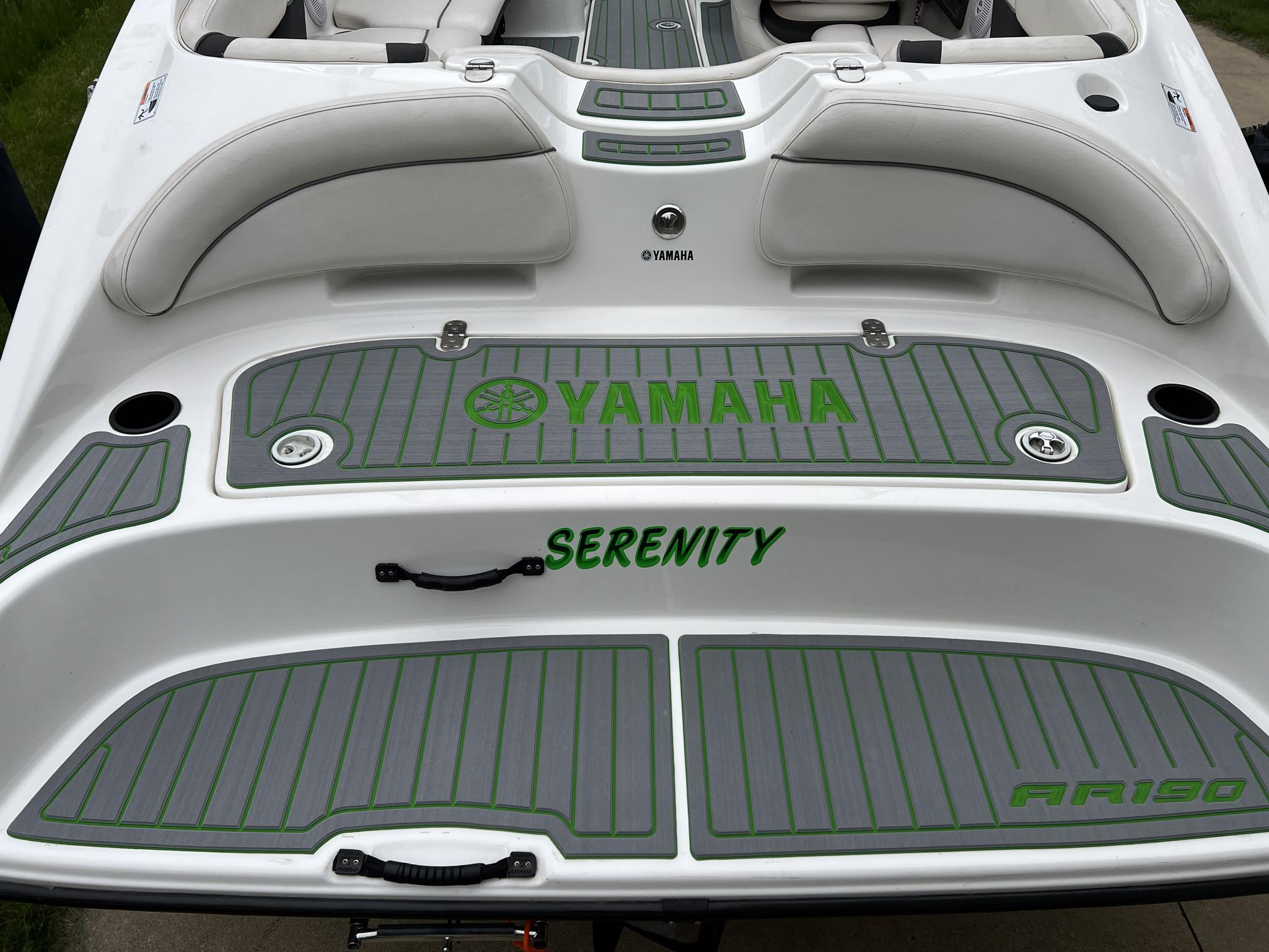 Non-slip EVA boat flooring improving deck safety during sailing