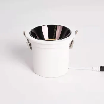 Adjustable angle anti-glare high lumen recessed downlight