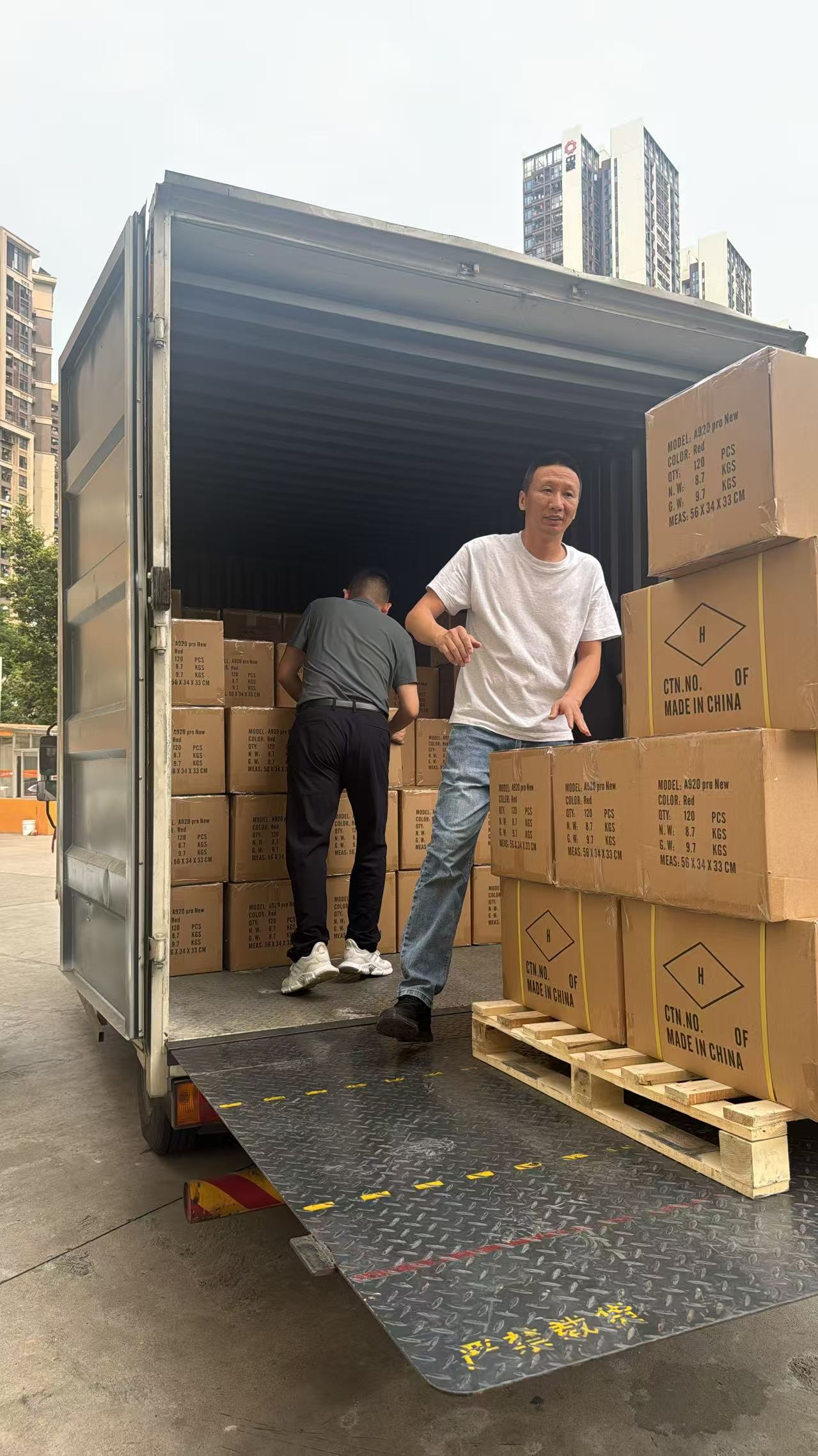 20,000 items shipped to a Chilean customer 1