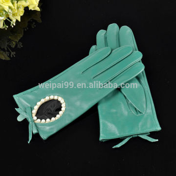 Fashion cute new design of pearl green sheepskin leather gloves for ladies
